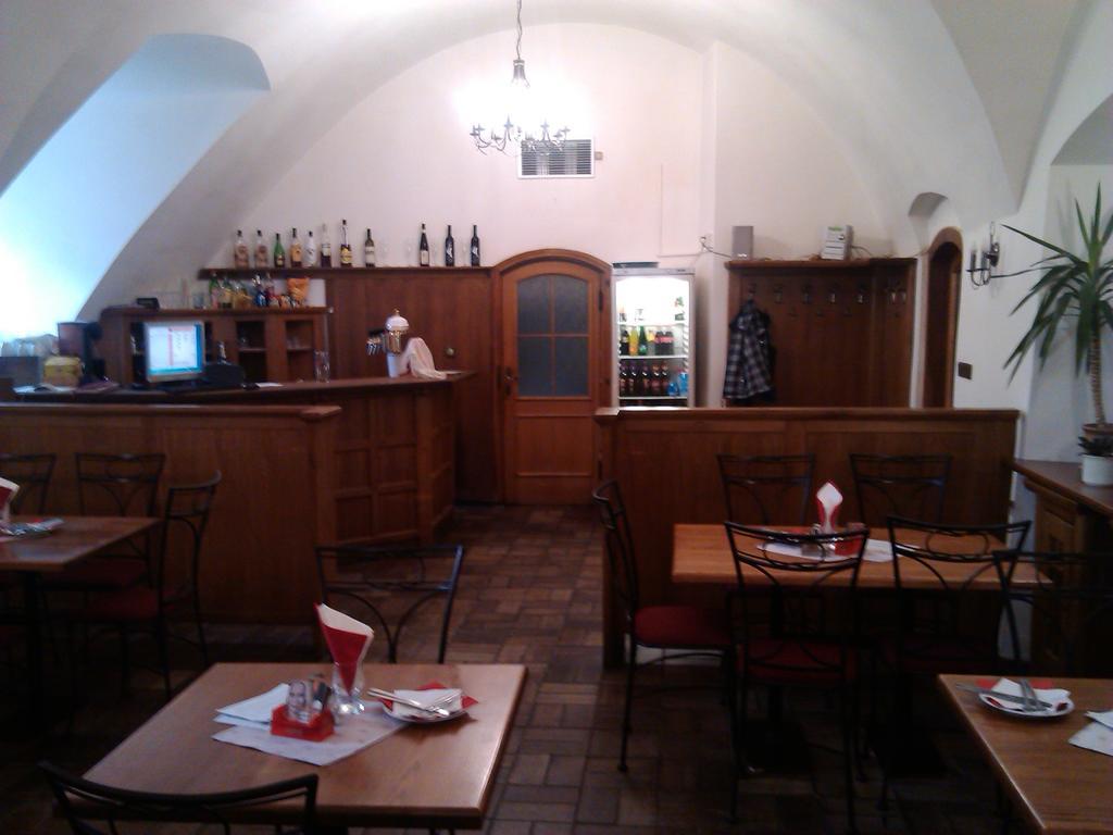 Penzion S Restauraci "U Mlyna Com" 利托韦尔 外观 照片