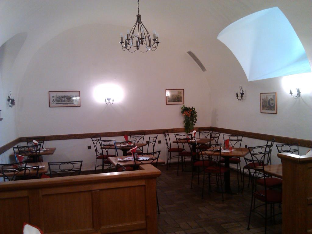Penzion S Restauraci "U Mlyna Com" 利托韦尔 外观 照片